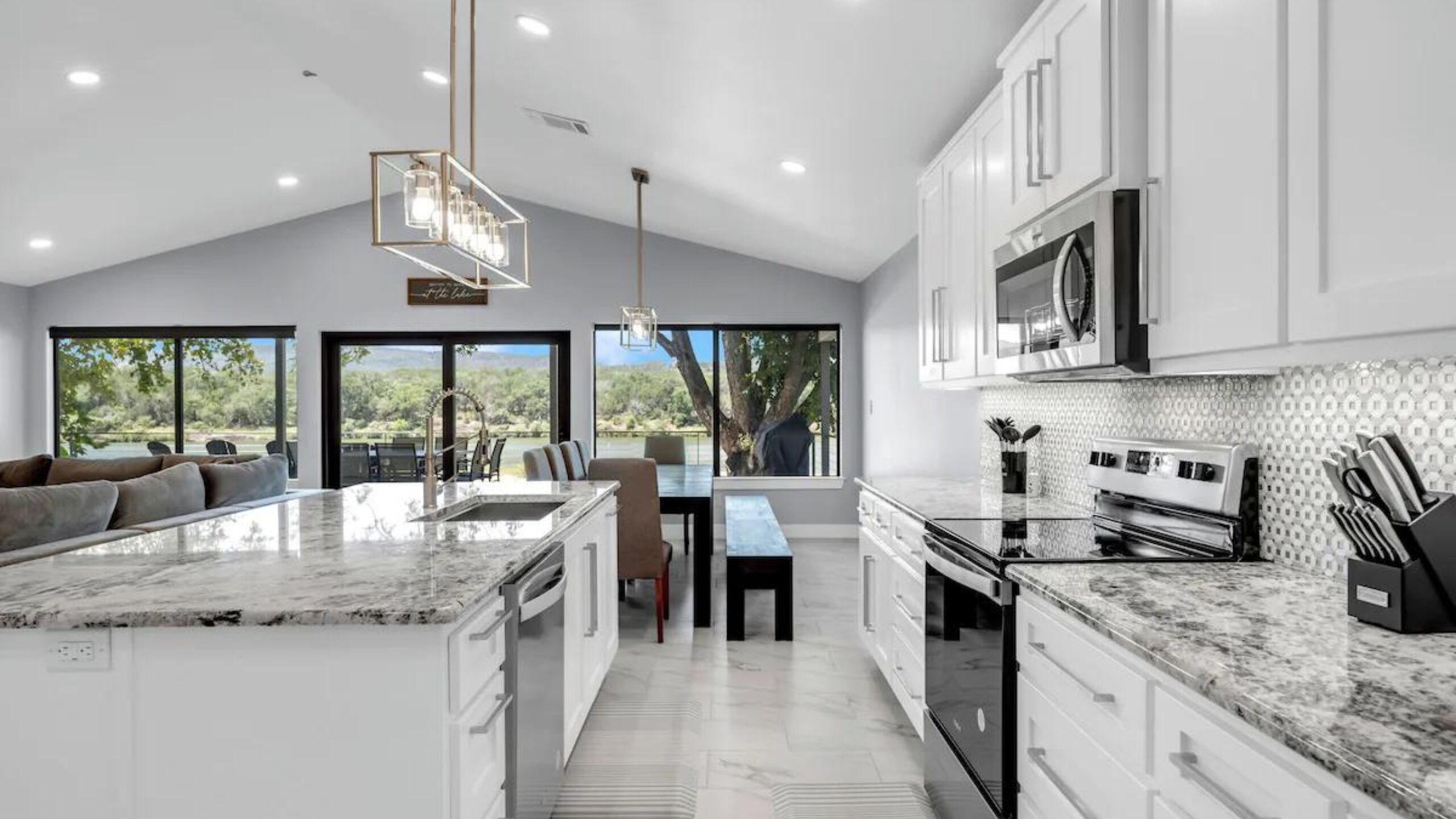 冰箱、微波炉、烤箱、炉灶