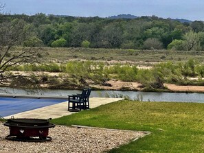 Property grounds - SPRING SPECIAL (April & May): Save up to 30% when booking a 3-night stay (Kingsland)