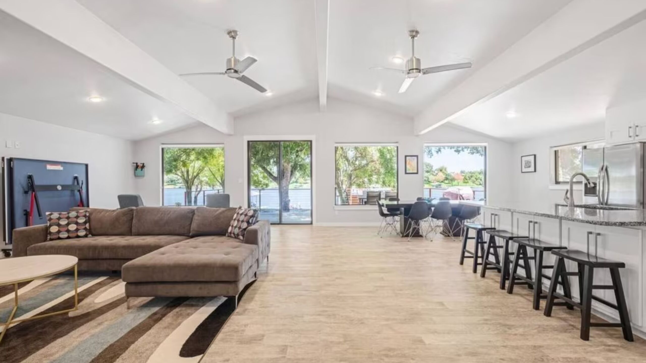 Älytelevisio, pöytätennispöytä