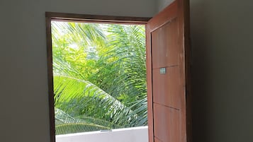 Deluxe Double Room, Balcony, Garden View | Desk, laptop workspace, iron/ironing board, free WiFi