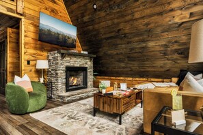 Smart TV, chimenea, videojuegos