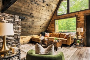 スマートテレビ、暖炉、テレビゲーム