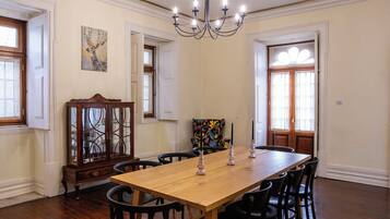 House, 4 Bedrooms, Smoking, Balcony | Dining