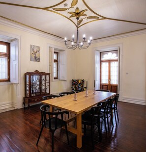 Maison, 4 chambres, fumeurs, balcon | Restauration