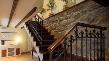 Huis, 4 slaapkamers, roken, balkon | Woonkamer