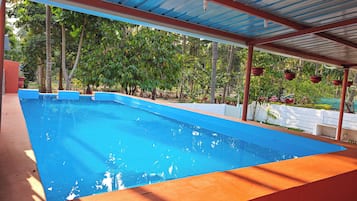 Udendørs pool