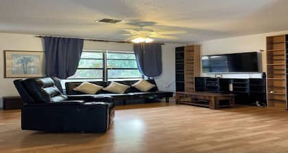 Holiday home on a healing lake  3-bedroom house in fabulous Venice