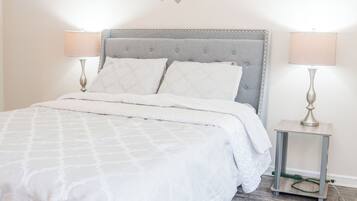 2 bedrooms, iron/ironing board, WiFi