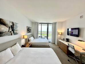 1 slaapkamer, een bureau, een strijkplank/strijkijzer, wifi