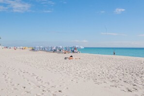 Tæt på stranden