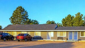 Front of property - Dew Drop Inn Motel by OYO Miller SD (Miller)
