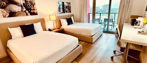 1 makuuhuone, työpöytä, silitysrauta/-lauta, Wi-Fi