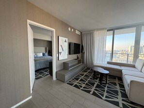 Desk, iron/ironing board, WiFi, bed sheets