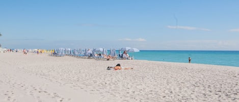 Platja a a prop