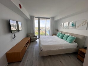 1 Schlafzimmer, Schreibtisch, Bügeleisen/Bügelbrett, WLAN