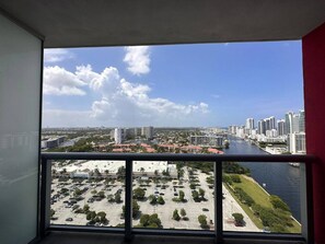 Interior - Sunny Beachfront Condo with Pool & Beach Service (Hallandale Beach)
