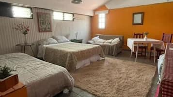 1 habitación, tabla de planchar con plancha, wifi y ropa de cama