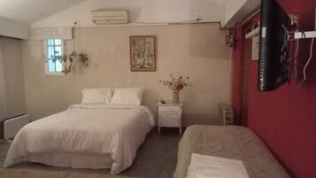 1 bedroom, iron/ironing board, WiFi, bed sheets