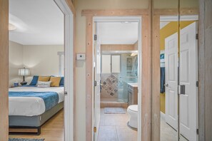 Room - Block to the Beach + Cozy 2BR w/ King Bed, AC (Imperial Beach)