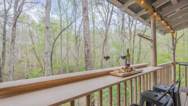 Outdoor dining - Up Country, Creekside/Hot Tub (Dahlonega)