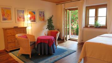 House | 2 bedrooms, individually furnished, iron/ironing board, bed sheets