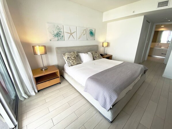 2 bedrooms, desk, iron/ironing board, WiFi