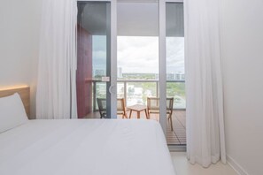 2 bedrooms, desk, iron/ironing board, WiFi