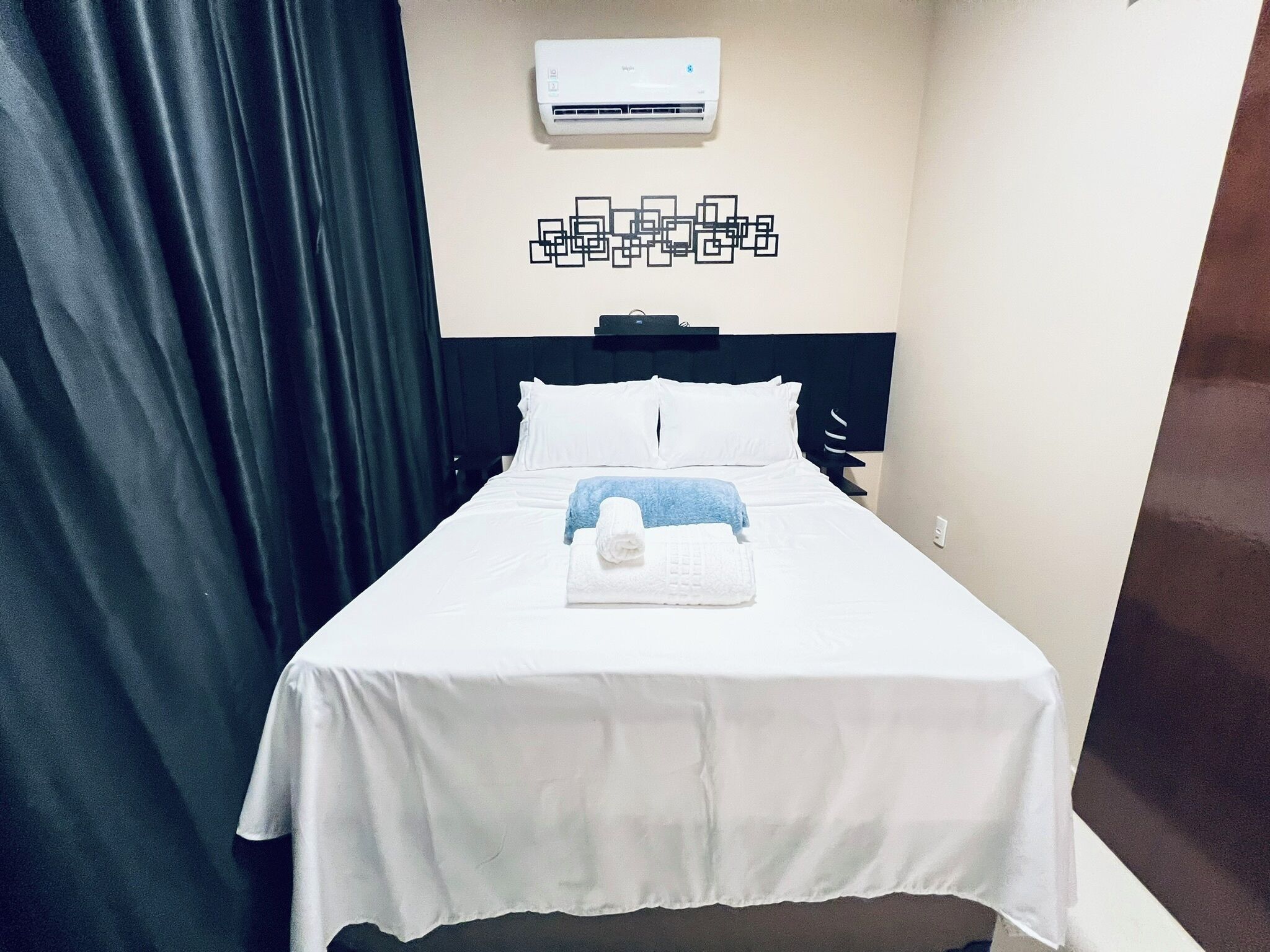 1 habitación, tabla de planchar con plancha, wifi y ropa de cama 