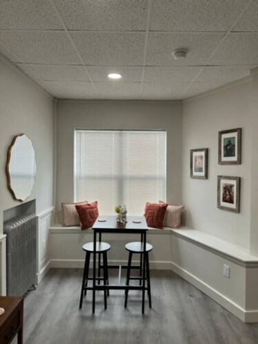 Charming Studio Apartment - Cozy & Convenient!