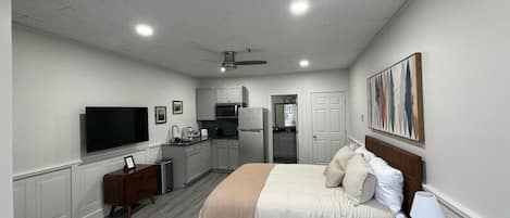 1 habitación, tabla de planchar con plancha, wifi y ropa de cama