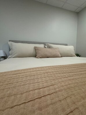 1 soverom, strykejern/-brett, wi-fi og sengetøy