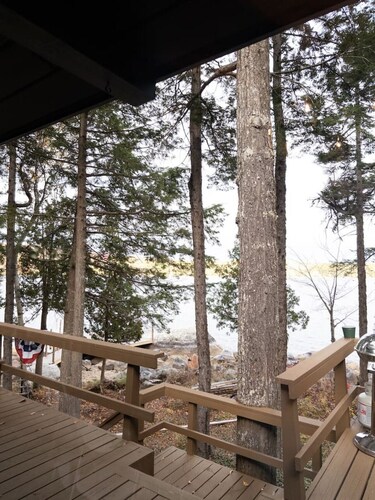 Architechural Abode Lakehouse near Acadia