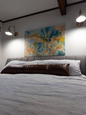 4 bedrooms, iron/ironing board, travel cot, free WiFi