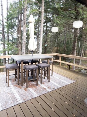 Outdoor dining - Green Lake Getaway near Acadia (Ellsworth)