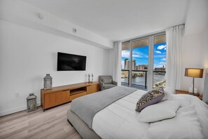 2 室のベッドルーム、デスク、アイロン / アイロン台、WiFi (無料)