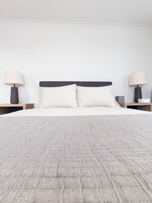 2 bedrooms, WiFi - Sleek & Contemporary 2BR Getaway (Fort Fairfield)