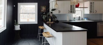 Charming & Cozy 2-Bedroom Retreat Near Lake Minnetonka – Perfect family place