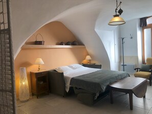 3 bedrooms, iron/ironing board, travel cot, free WiFi