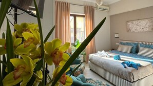 2 bedrooms, bed sheets - B&B Over the World (Meta)