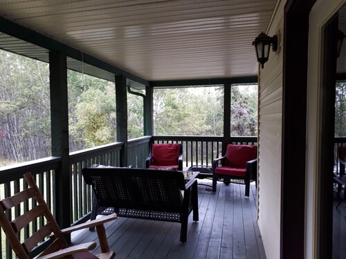 Ski the day Hot tub and Fireplace at night