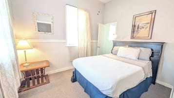 3 室のベッドルーム、デスク、アイロン / アイロン台、WiFi