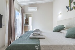 1 chambre, lit de bébé portatif, Wi-Fi, literie fournie