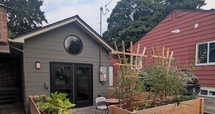 Eco-friendly Tiny Home in Alberta Arts District