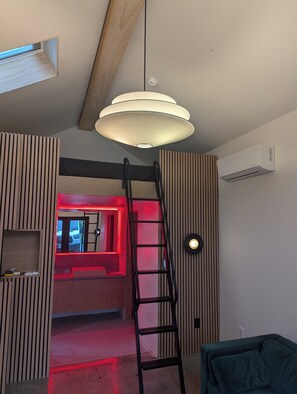 Interior - Eco-friendly Tiny Home in Alberta Arts District (Portland)