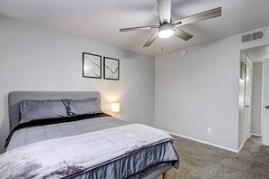 2 Schlafzimmer, Bügeleisen/Bügelbrett, WLAN, Bettwäsche