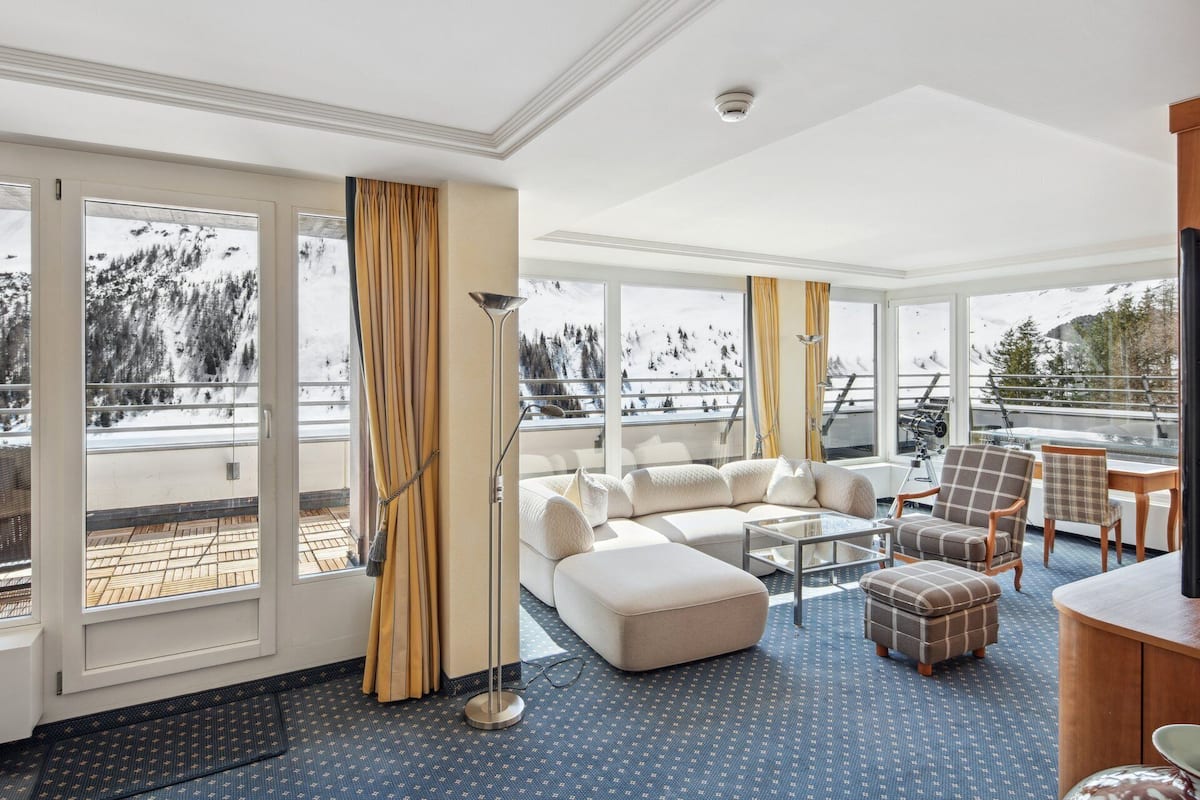 Presidential Suite, Balcony, Mountain View | Living area | 42-inch flat-screen TV with satellite channels