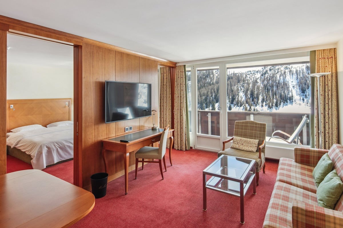 Junior Suite, Balcony, Mountain View | 1 bedroom, desk, laptop workspace, blackout drapes