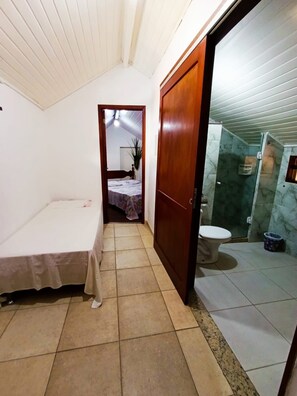 1 Schlafzimmer, Bügeleisen/Bügelbrett, Bettwäsche