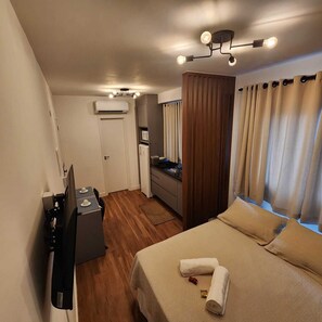 1 bedroom, desk, iron/ironing board, WiFi