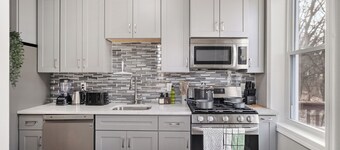 3Bed 2Bath Family Home w/Hot Tub & Huge backyard